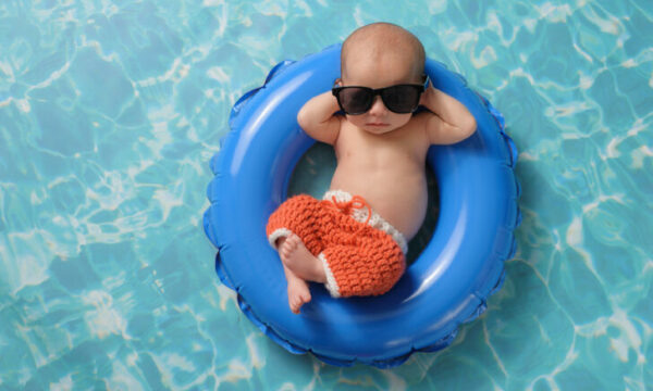 neonato in vacanza