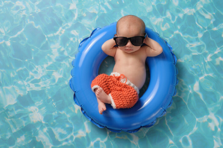 neonato in vacanza