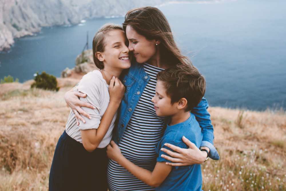 Avere figli “toglie 11 anni di vita alle mamme