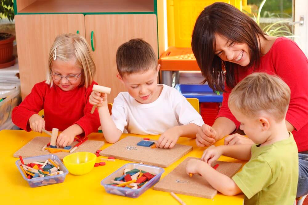 come quando iscrivere bambino scuola materna