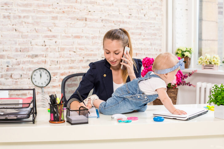 mamma multitasking