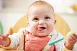 Svezzamento neonato quando come iniziare