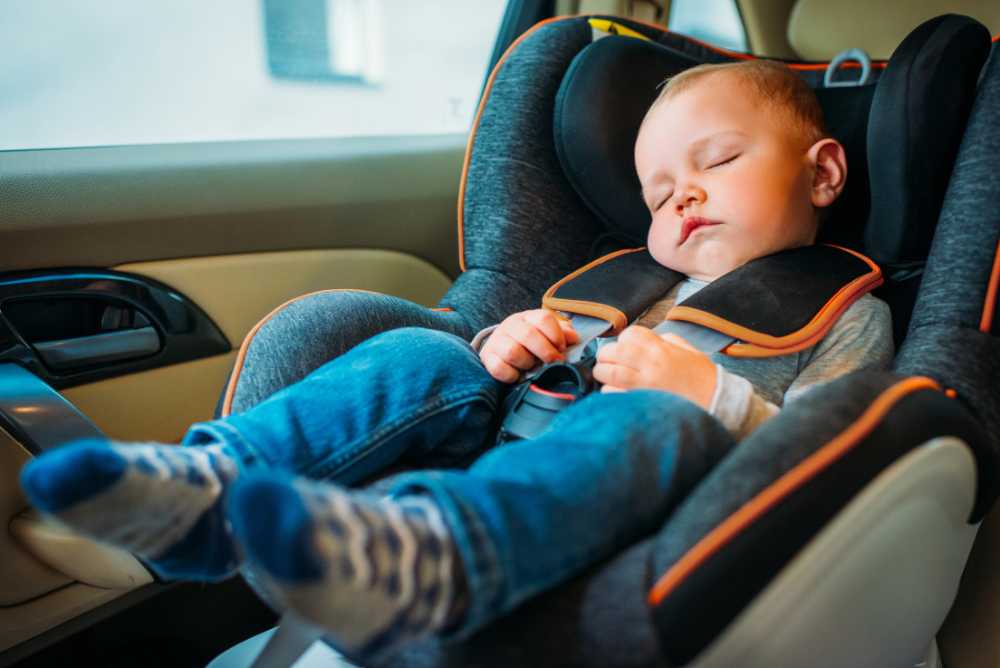 dimenticare bambino in auto