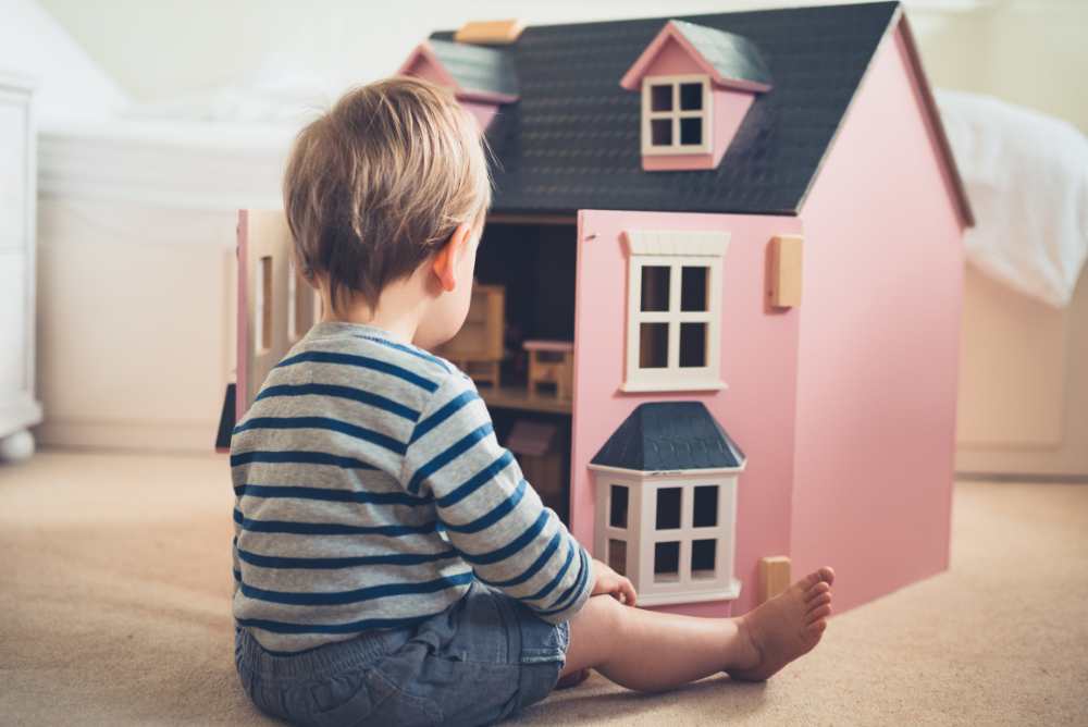 Mio figlio gioca solo con le femmine